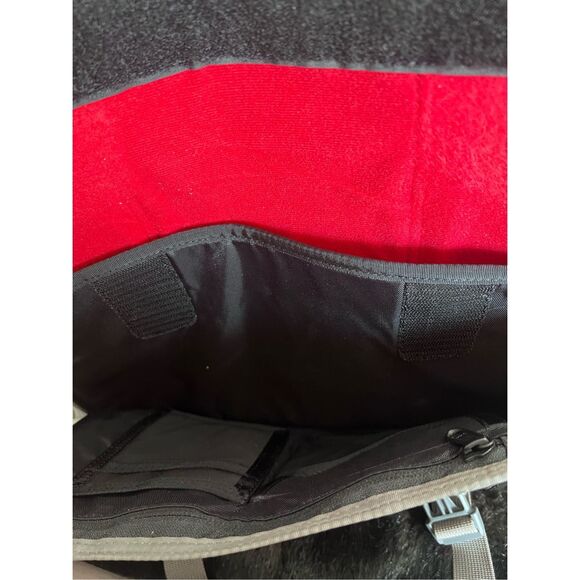 TIMBUK2 MESSENGER BAG 14 x 10  Gray brewing branded - Picture 8 of 8